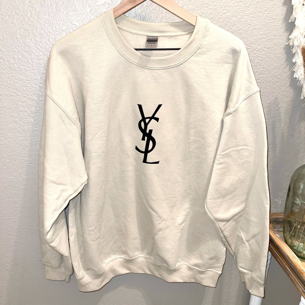 New Boutique Sweater. Size Large